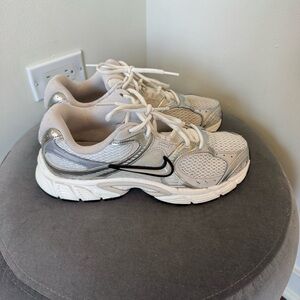 Nike V5 Runner Sneakers